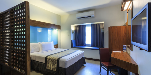 1 Queen Bed Suite, Non-smoking